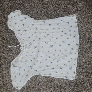 Medium floral blouse